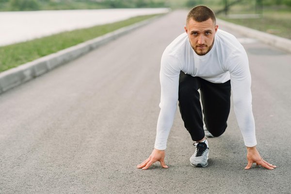 Découvrez comment les promenades maritimes favorisent la respiration et la détente des seniors !